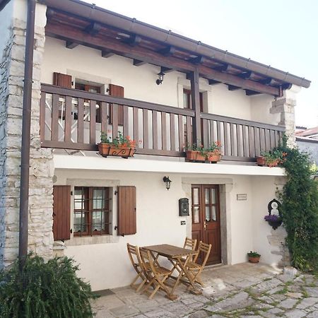 Borgo Grotta Gigante Casa Vacanze Alenka מראה חיצוני תמונה