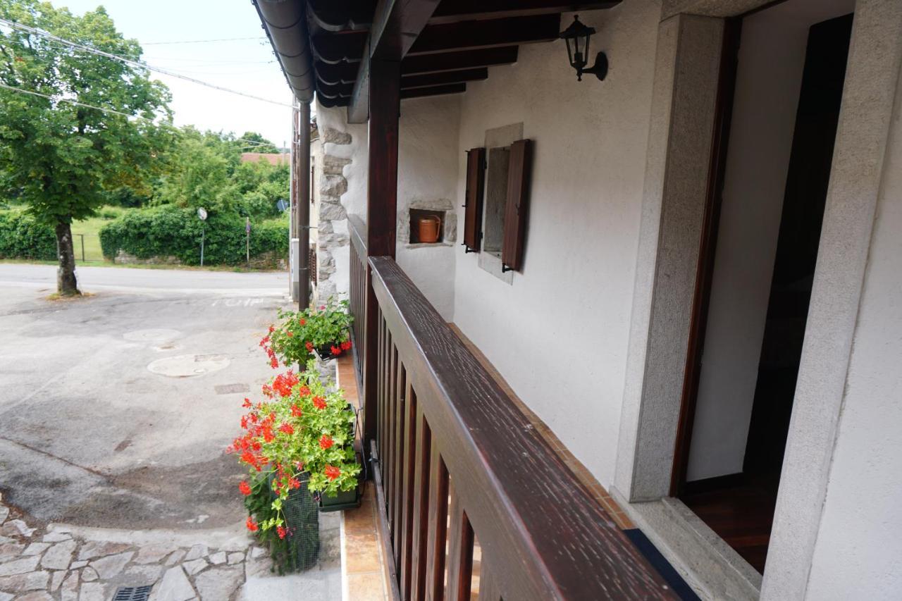 Borgo Grotta Gigante Casa Vacanze Alenka מראה חיצוני תמונה