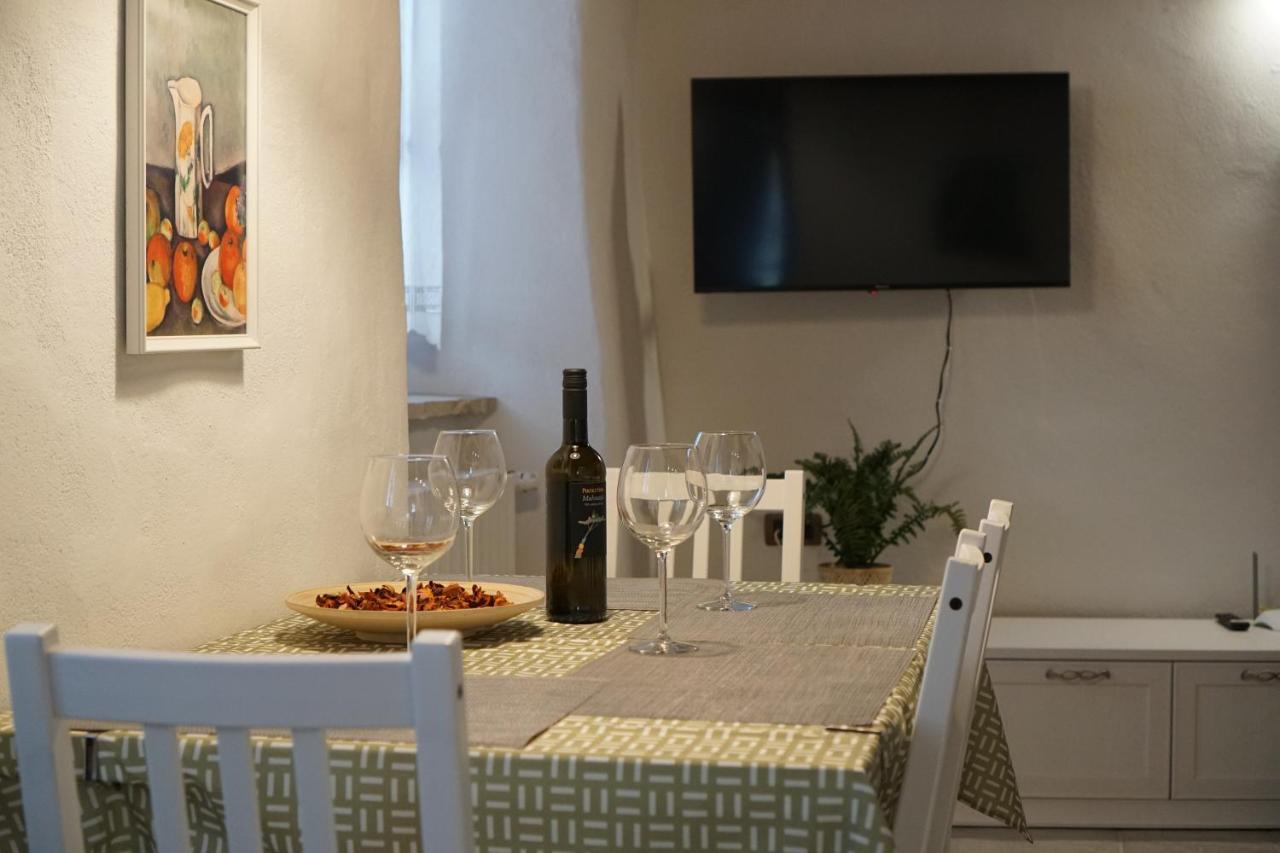 Borgo Grotta Gigante Casa Vacanze Alenka מראה חיצוני תמונה